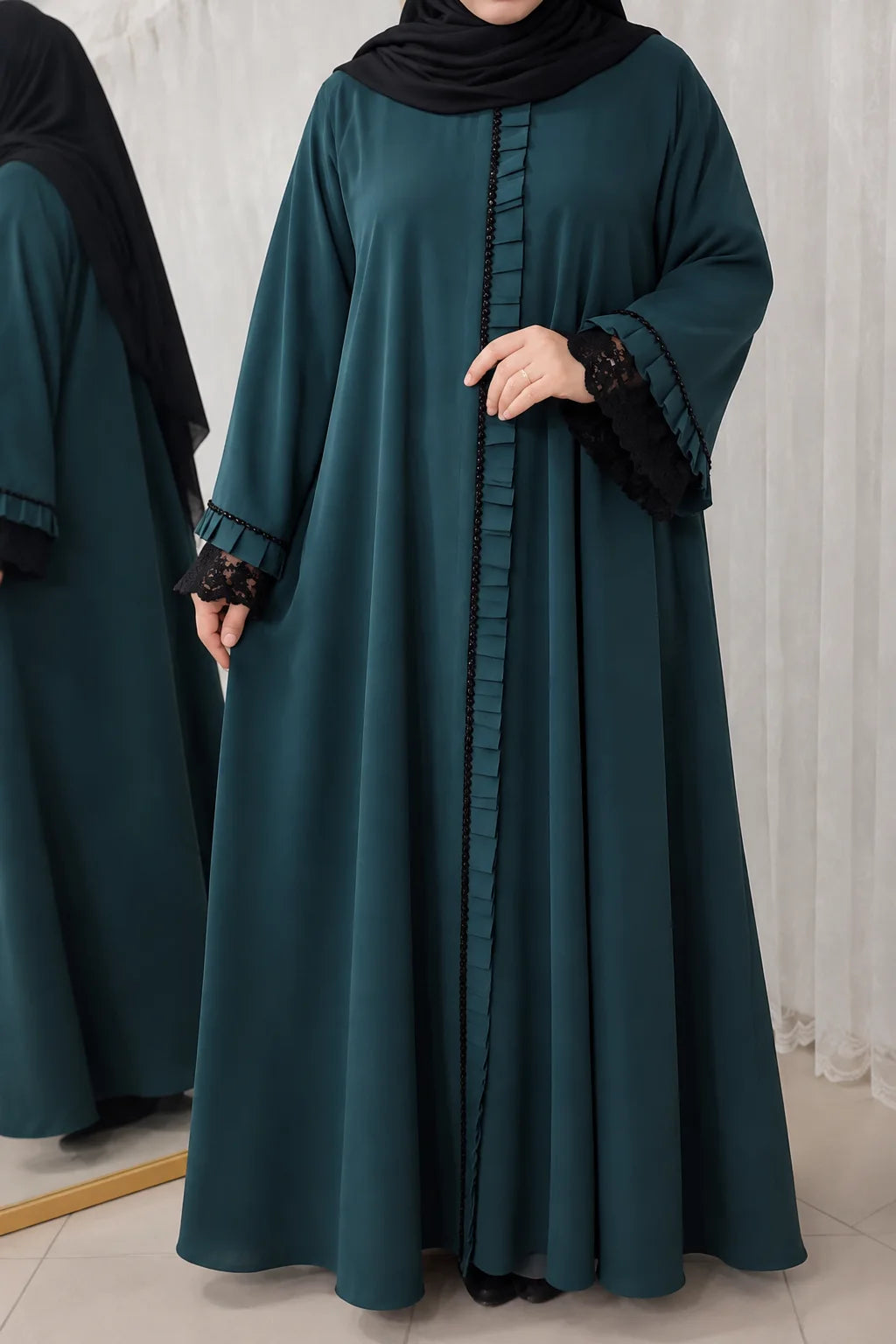 عباية الزمرد فاخرة بلمسة أصيلة CODE 26.005